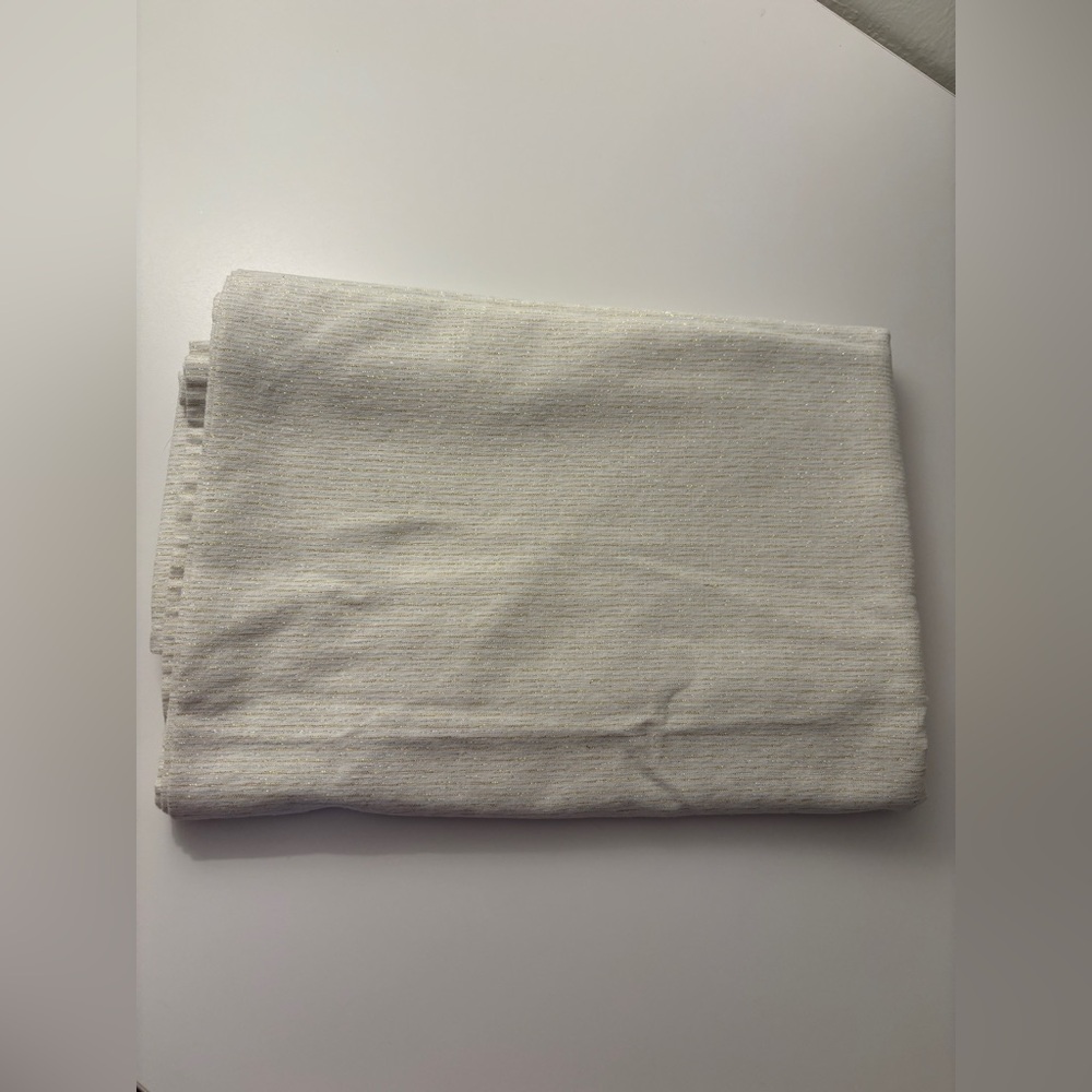 Rachel Zoe Metallic Gold Tablecloth - Elegant Shimmer Table Linen